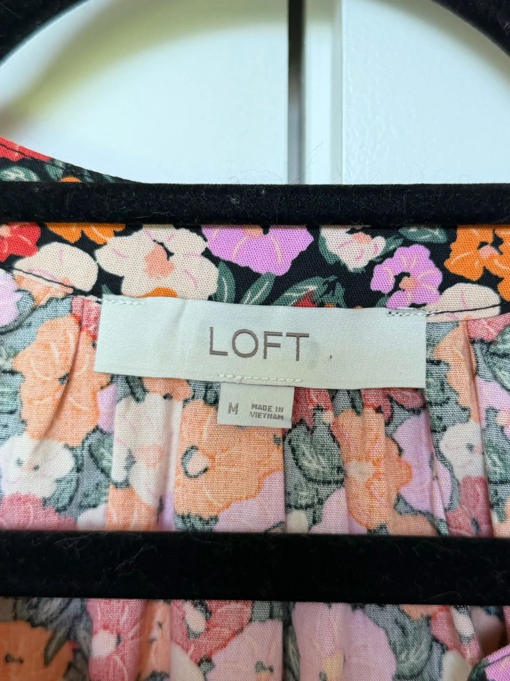 LOFT Floral Tie Neck Puff Sleeve Top Size M